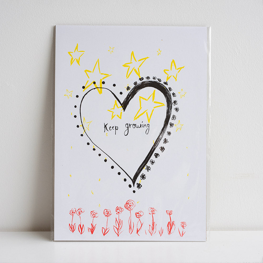 Print with depiction of a heart with stars and flowers on a white background